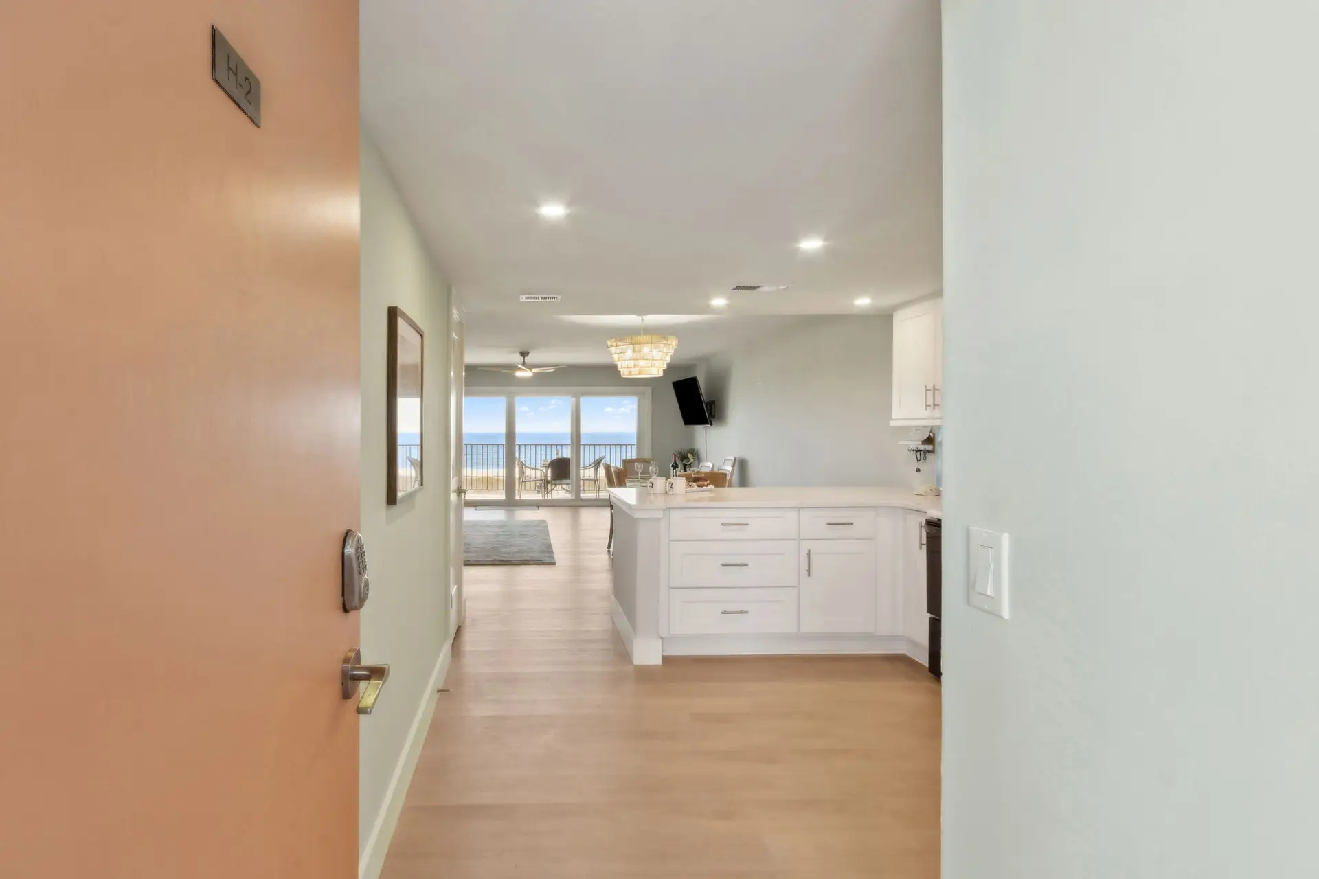 2-web-or-mls-3350 S Fletcher Ave H2-1