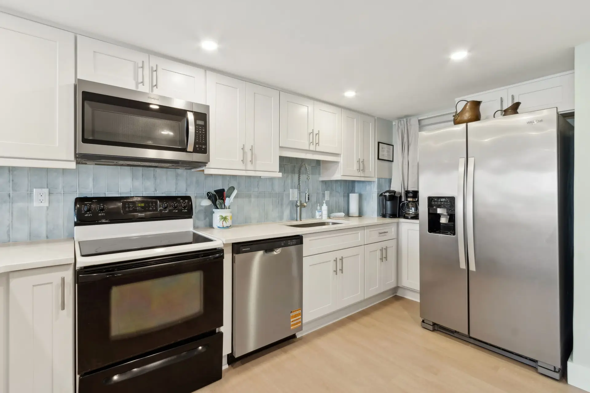 20-web-or-mls-3350 S Fletcher Ave H2-3