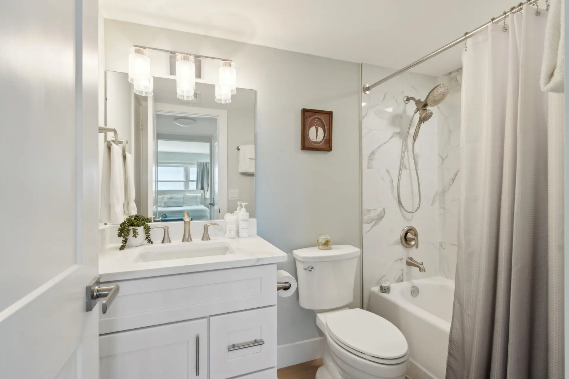 27-web-or-mls-3350 S Fletcher Ave H2-43