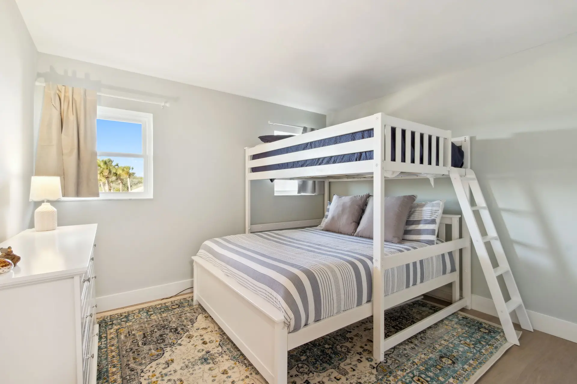 31-web-or-mls-3350 S Fletcher Ave H2-24