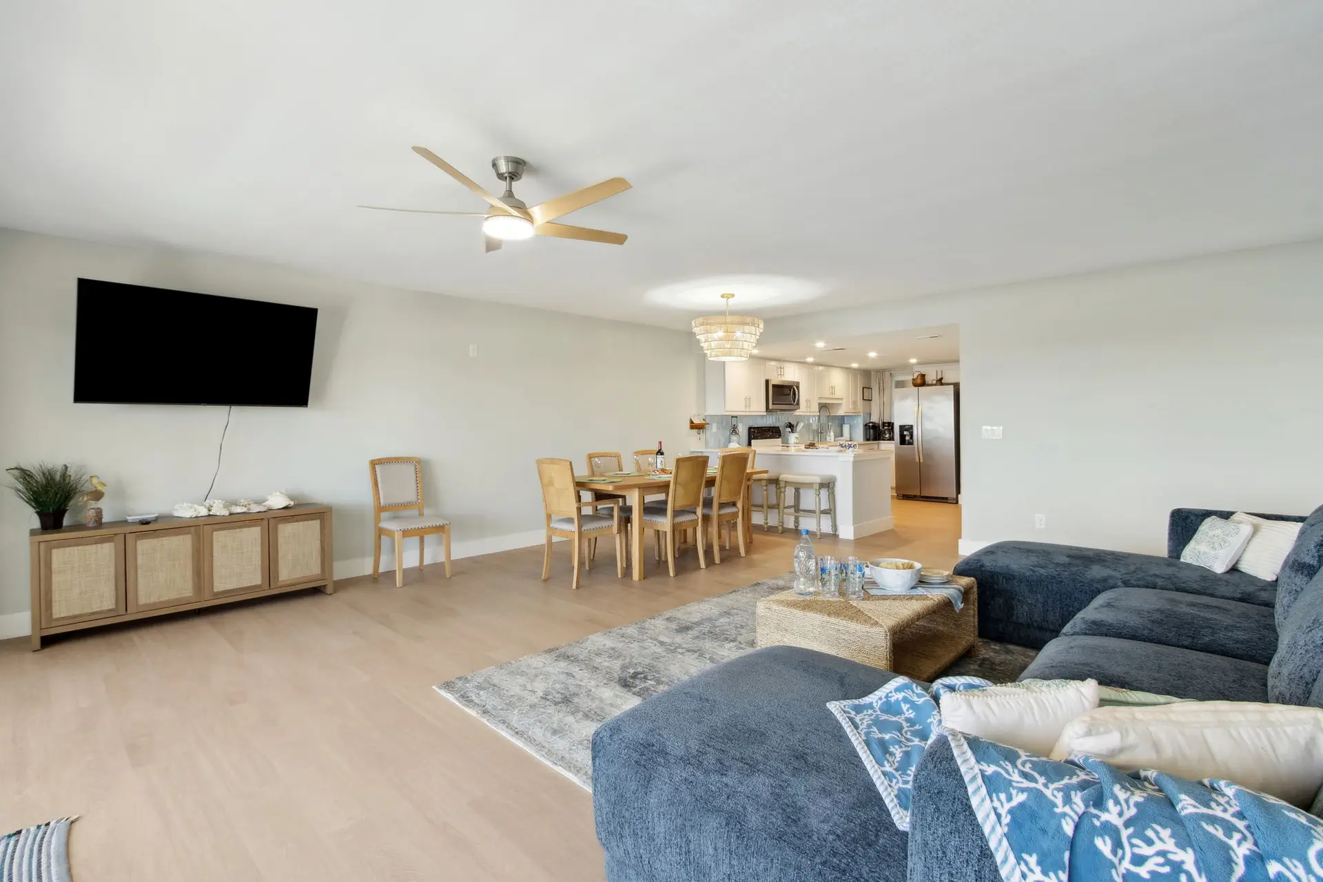 8-web-or-mls-3350 S Fletcher Ave H2-19